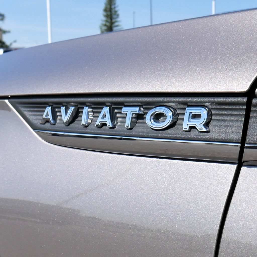 Used 2021 Lincoln Aviator Reserve w/ Equipment Group 202A AWD/4WD image 16