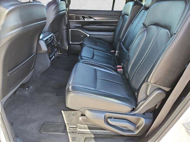 Used 2024 Jeep Wagoneer Series II w/ Flexible Seating Group RWD image 20