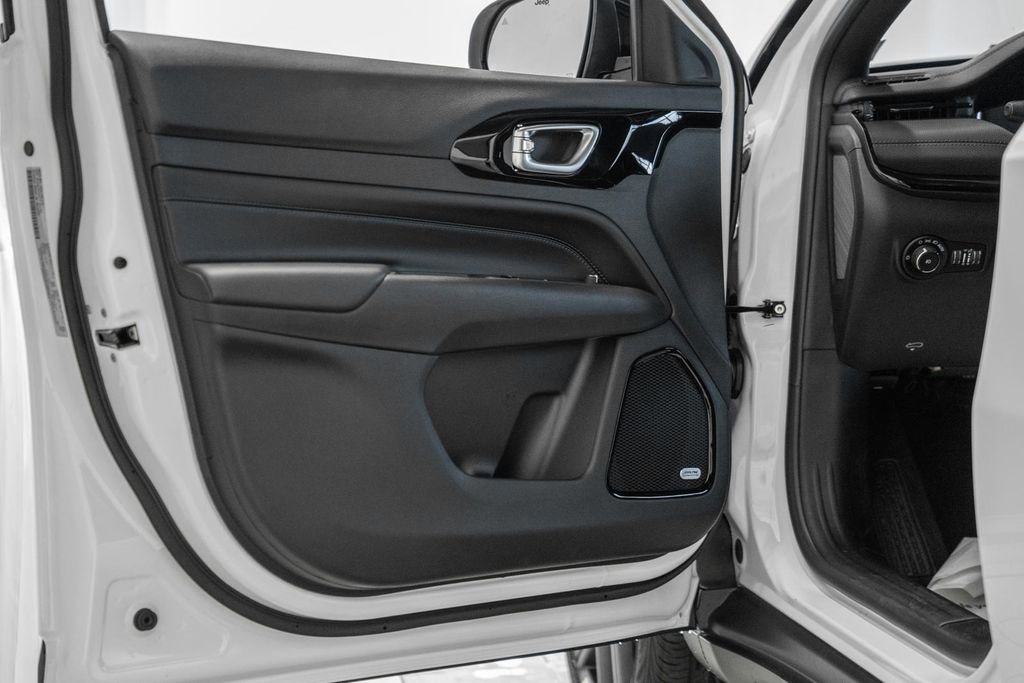 New 2026 Jeep Compass Limited w/ Sun, Sound & Navigation Group image 39