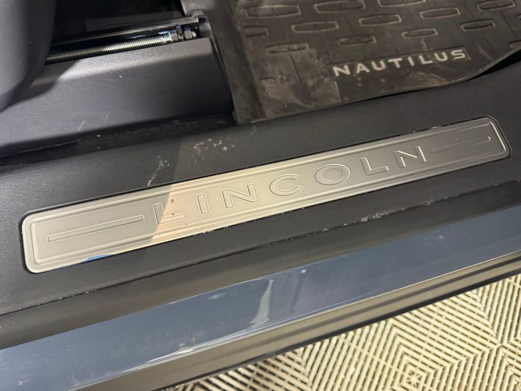 New 2025 Lincoln Nautilus Reserve w/ Jet Appearance Package AWD/4WD image 15