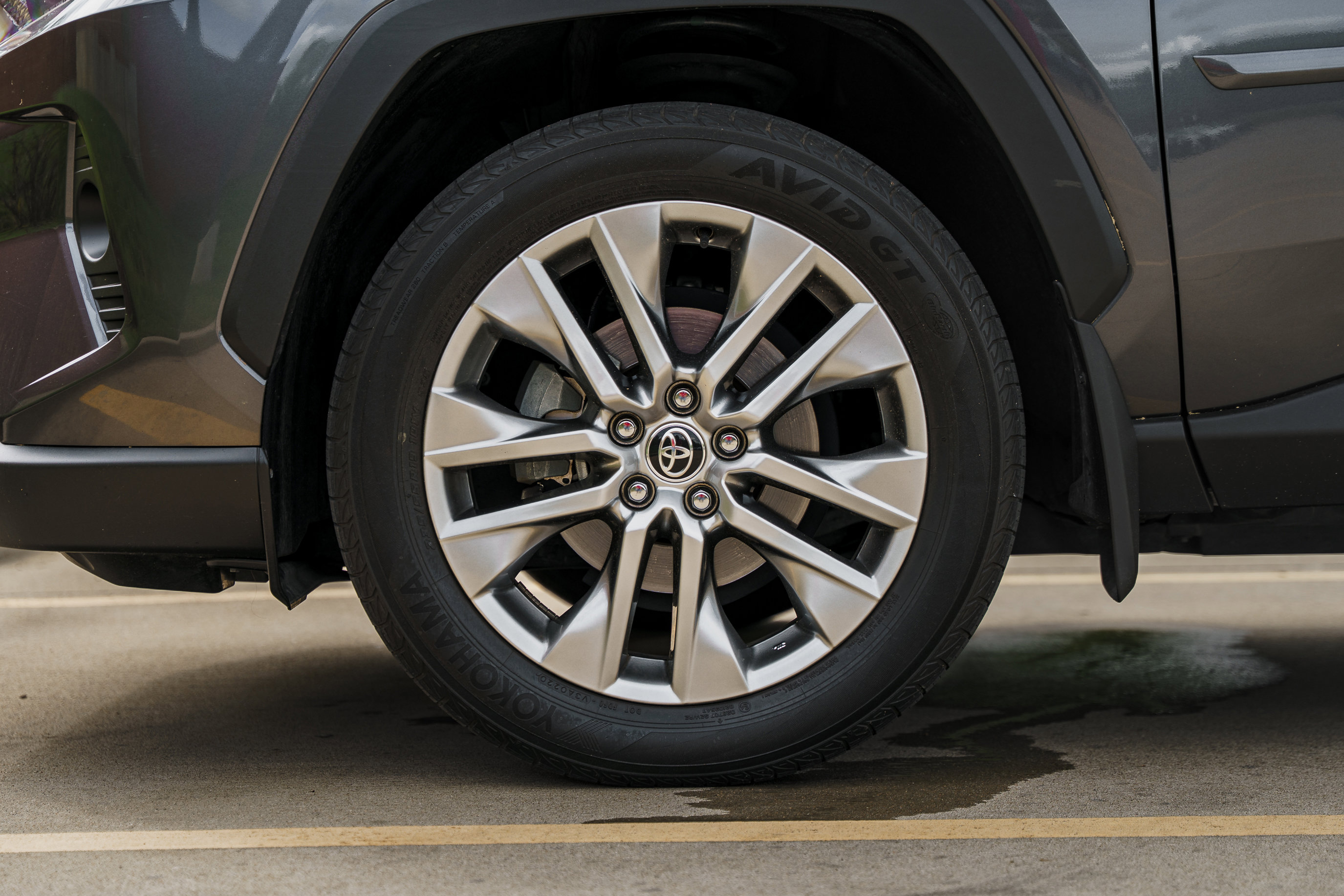 Used 2020 Toyota RAV4 XLE Premium AWD/4WD image 26