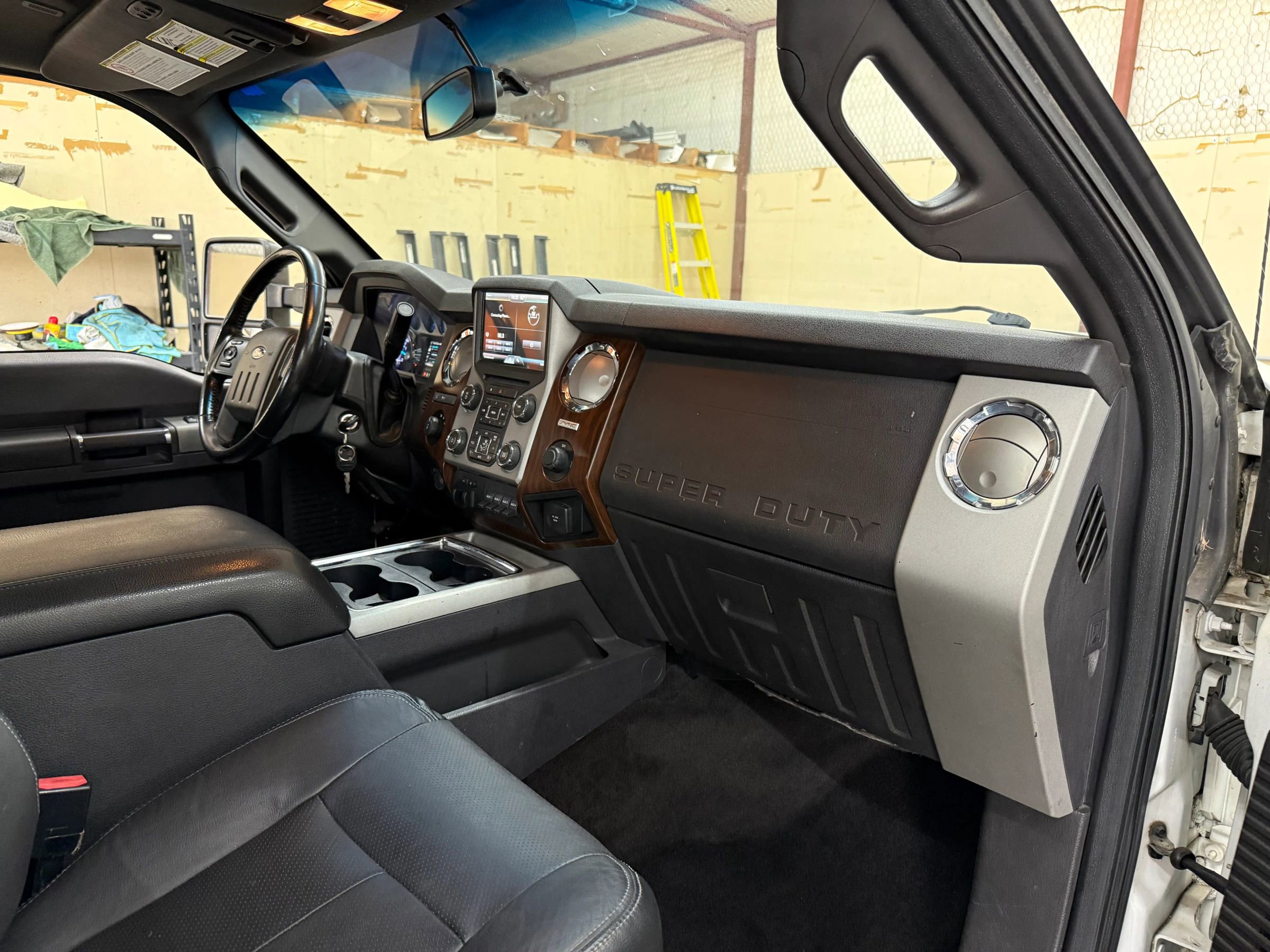 Used 2015 Ford F250 Lariat w/ FX4 Off-Road Package AWD/4WD image 13