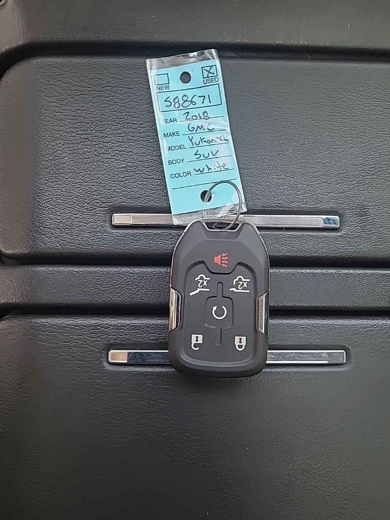 Used 2018 GMC Yukon XL Denali w/ Open Road Package image 27