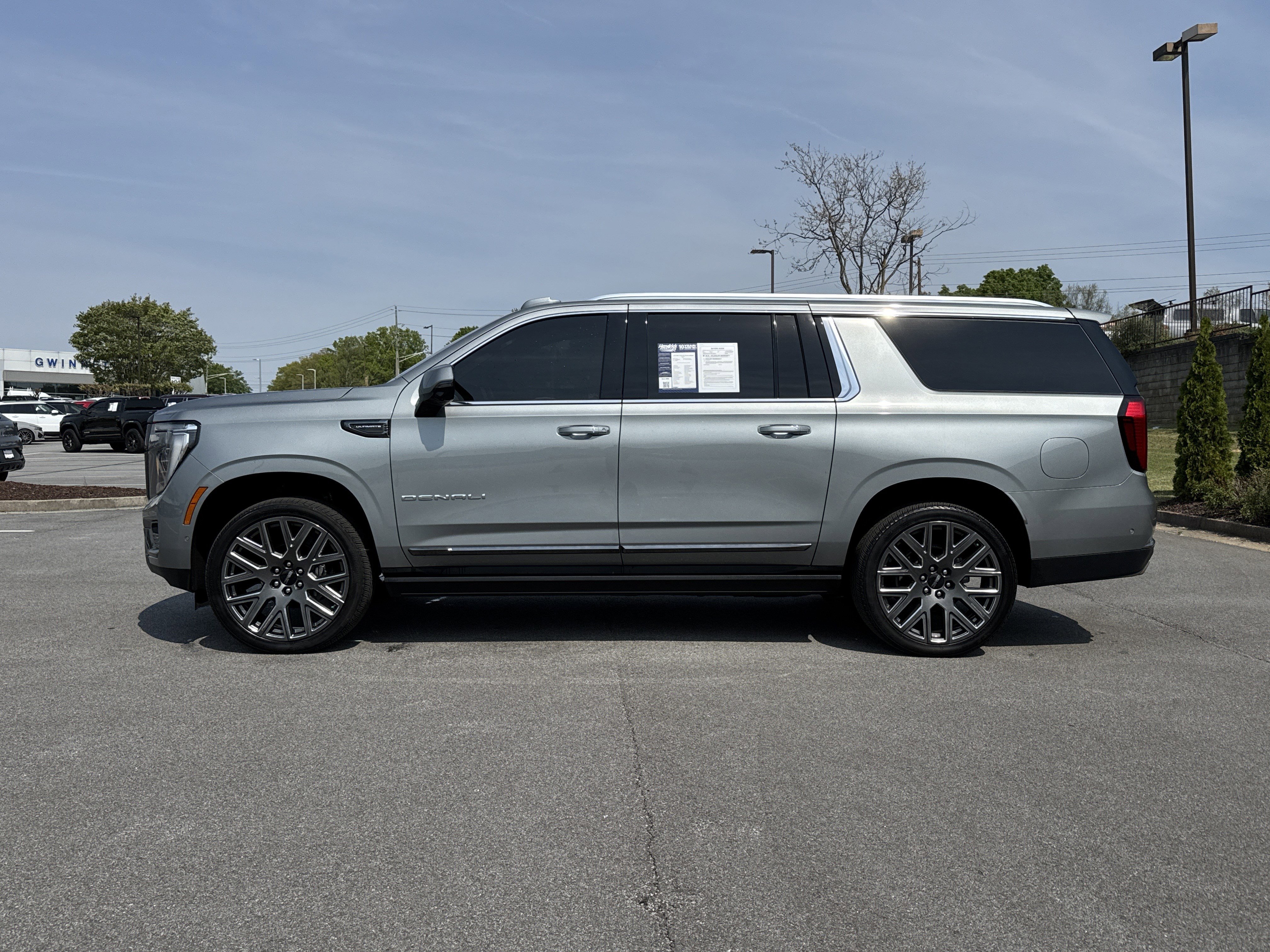 Used 2025 GMC Yukon XL Denali Ultimate image 7