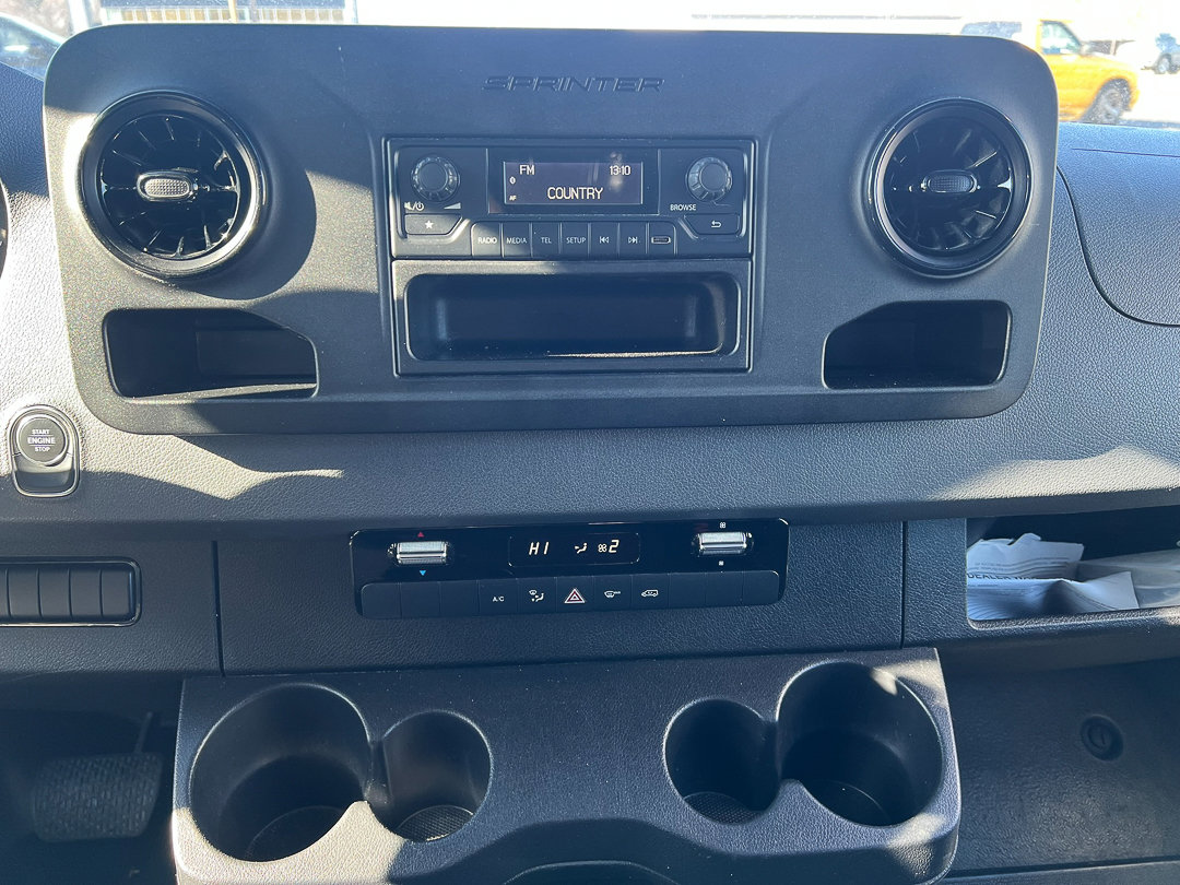 Used 2020 Mercedes-Benz Sprinter 2500 image 21