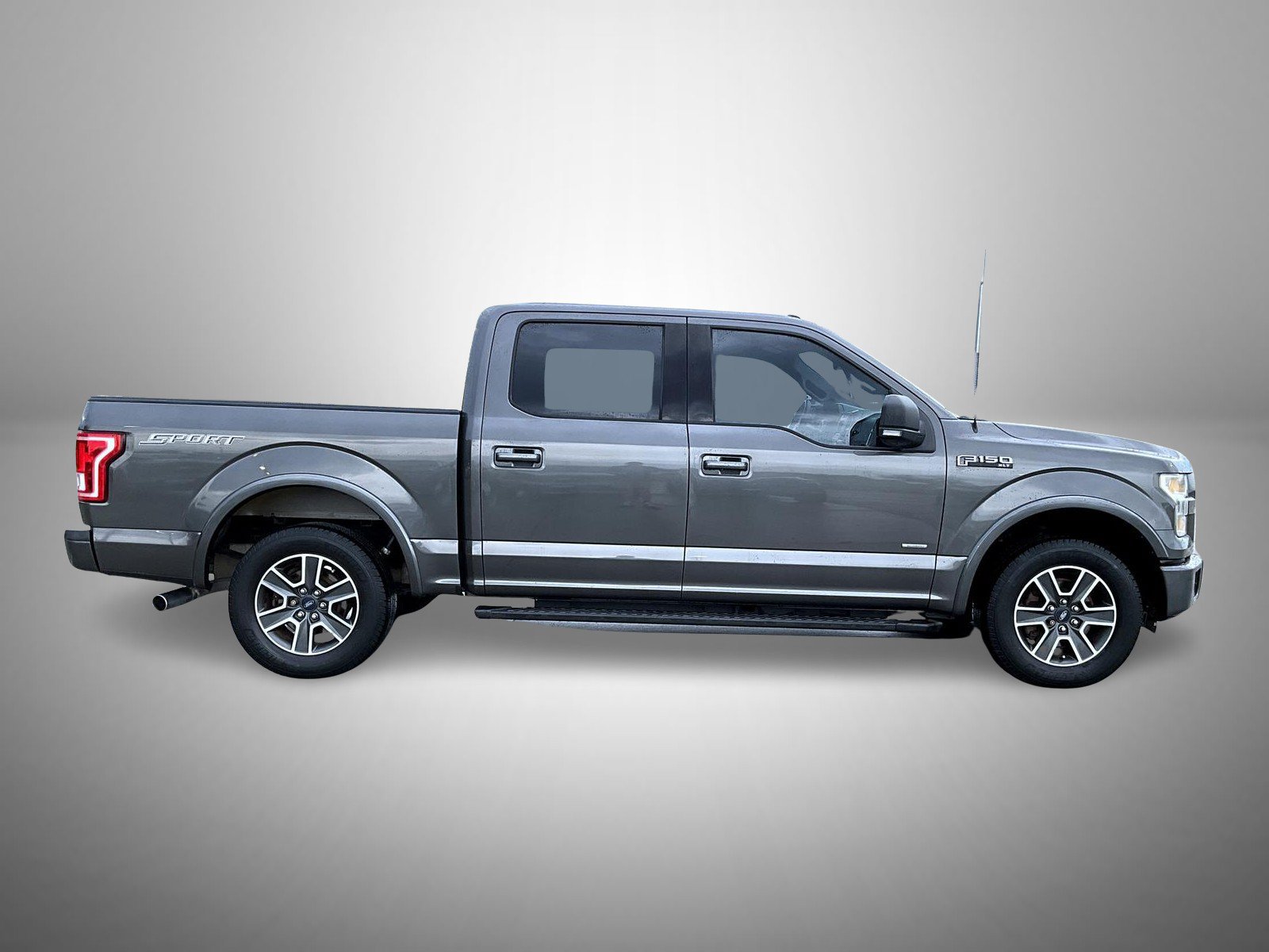 Used 2016 Ford F150 XLT w/ Equipment Group 301A Mid RWD image 4