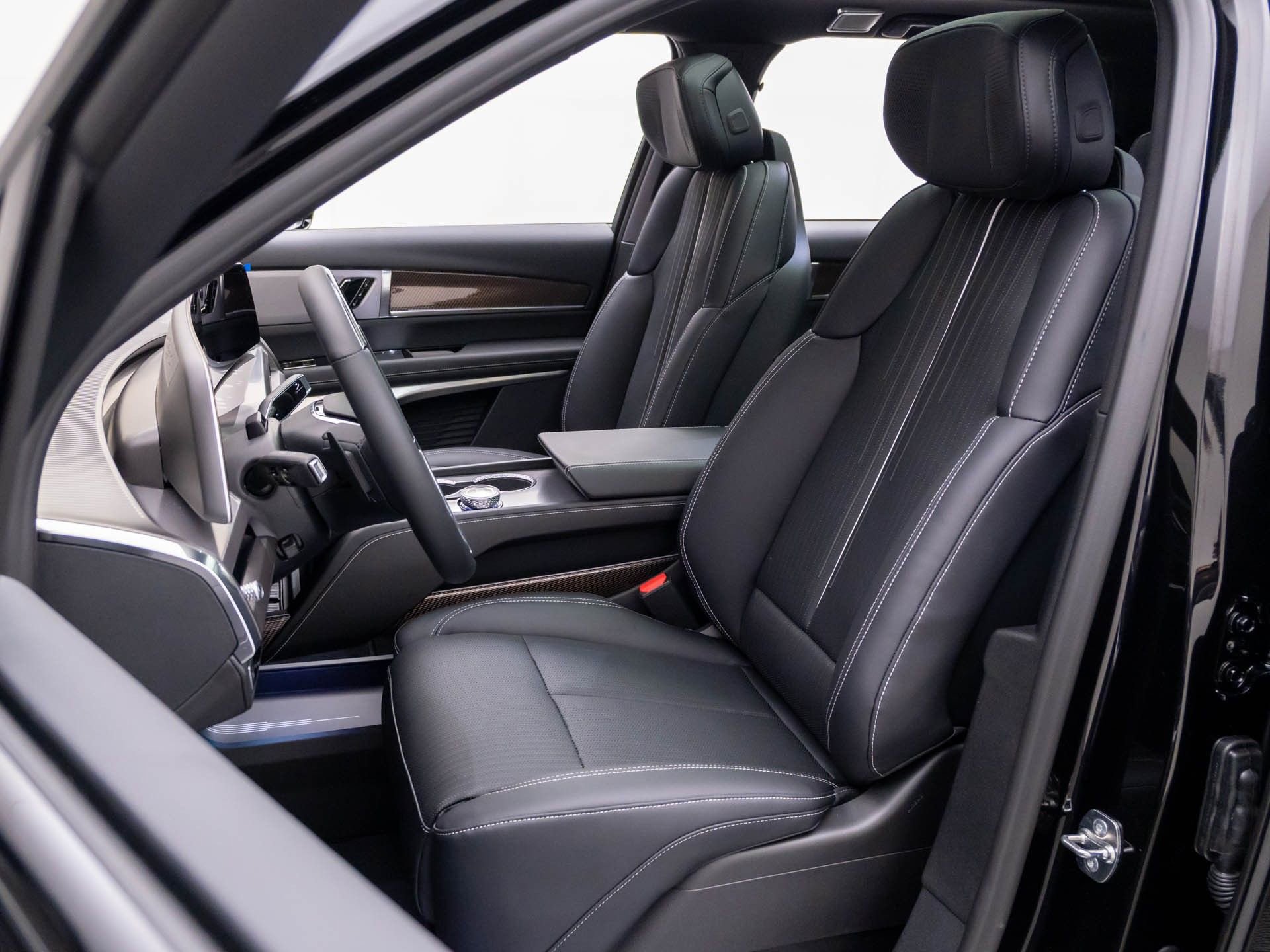New 2026 Cadillac Vistiq Luxury AWD/4WD image 18