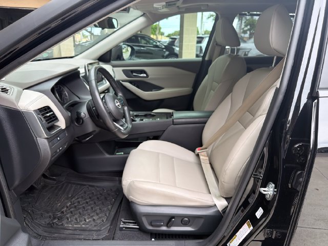 Used 2023 Nissan Rogue SV w/ SV Premium B Package FWD image 9