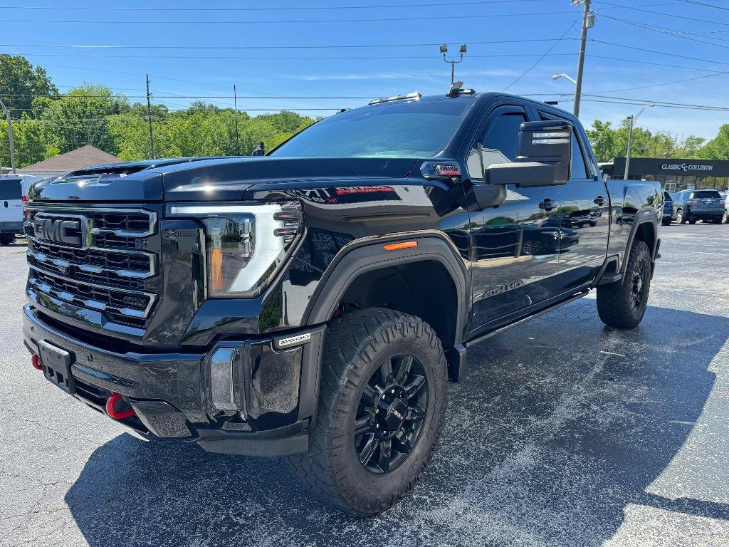 Used 2024 GMC Sierra 2500 AT4 w/ AT4 Premium Plus Package AWD/4WD image 2