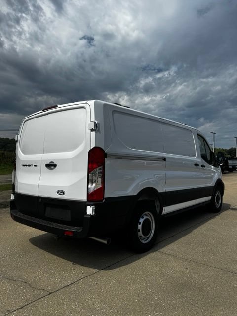 New 2026 Ford Transit 150 Low Roof w/ Load Area Protection Package RWD image 7