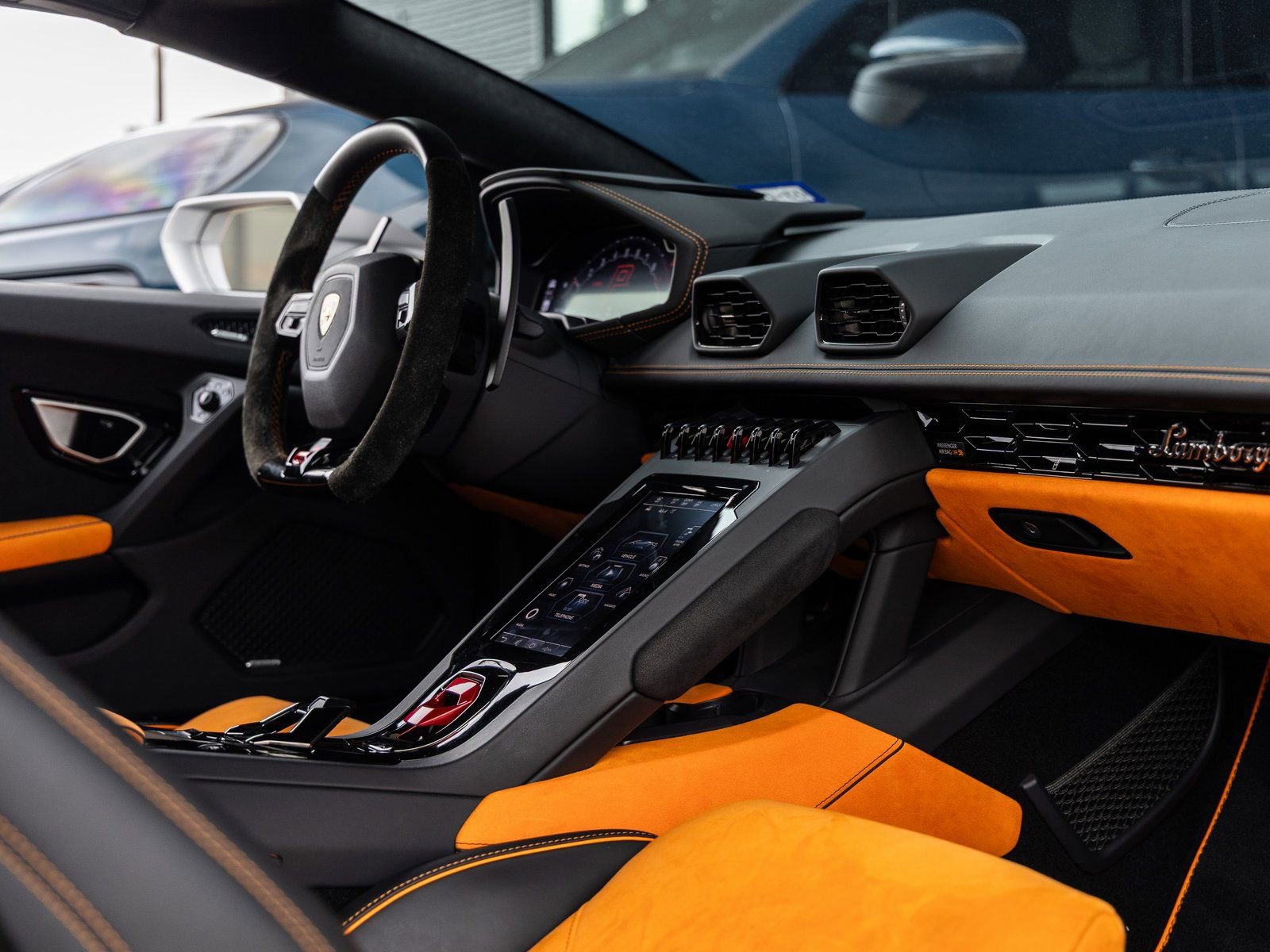 Used 2023 Lamborghini Huracan EVO image 45