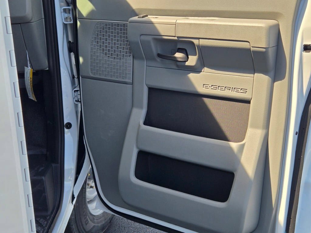 New 2026 Ford E-350 and Econoline 350 Super Duty w/ Power Equipment Group RWD image 7