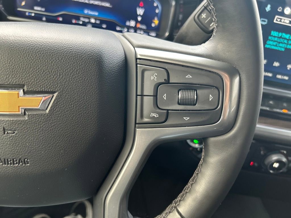 Used 2025 Chevrolet Silverado 1500 LT AWD/4WD image 7