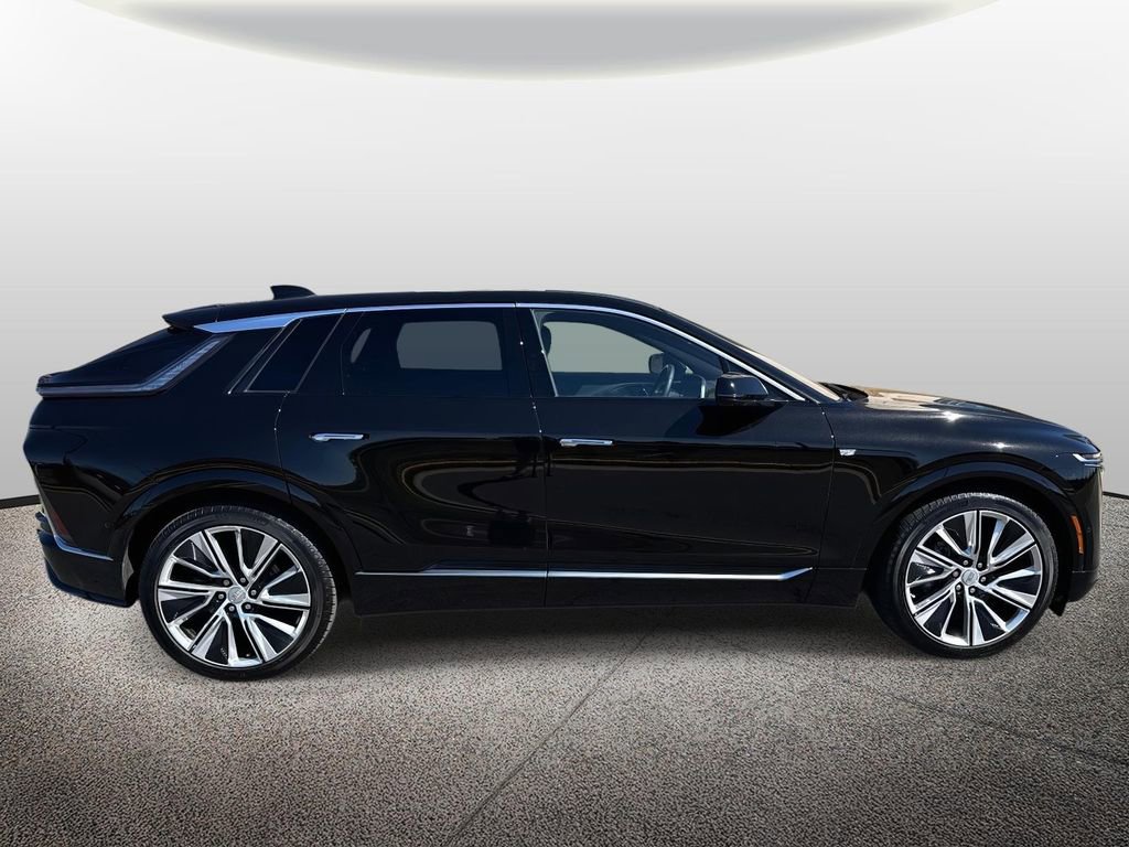 Certified 2024 Cadillac Lyriq Luxury w/ LPO, Floor Liner Package image 4