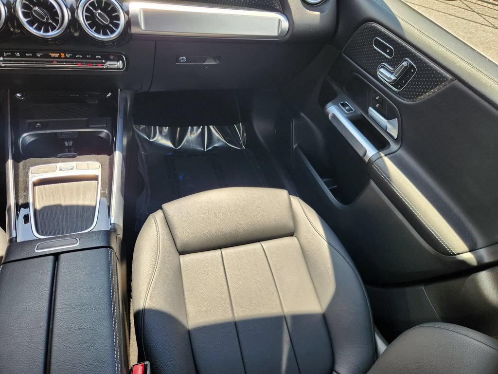 Used 2024 Mercedes-Benz GLB 250 image 33