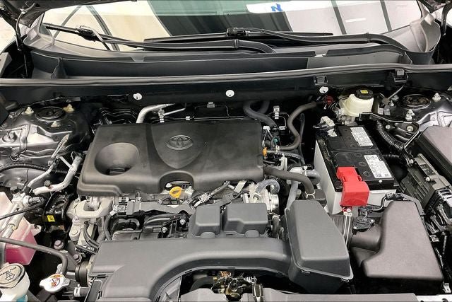 Used 2022 Toyota RAV4 LE AWD/4WD image 28
