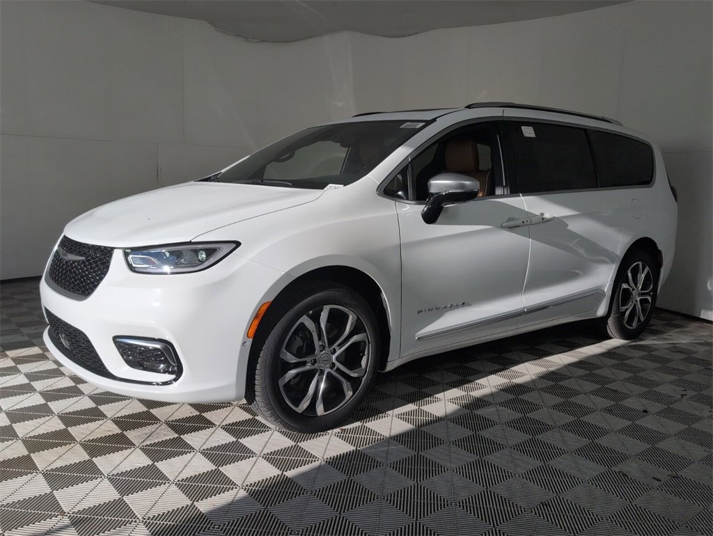 New 2026 Chrysler Pacifica Pinnacle image 4