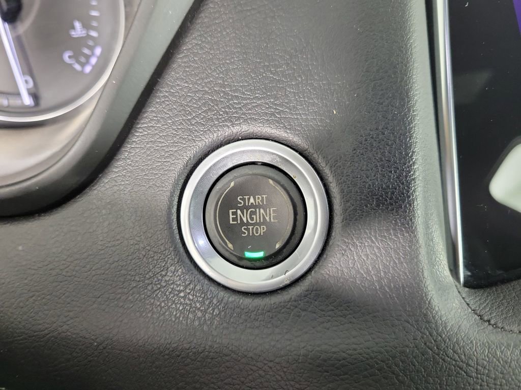 Used 2021 Cadillac XT4 Premium Luxury FWD image 29