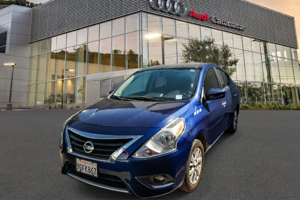 Used 2018 Nissan Versa SV w/ SV Special Edition Package FWD image 1