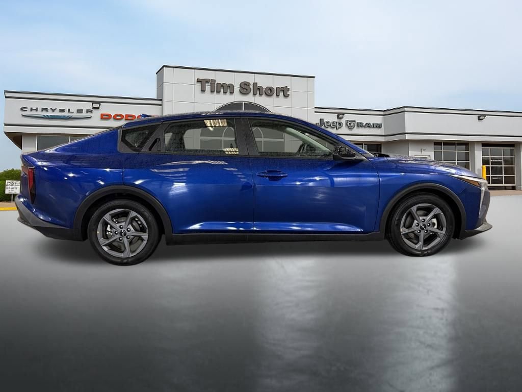 Used 2025 Kia K4 LXS FWD image 6