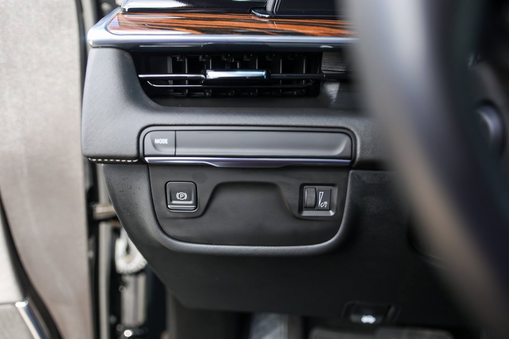 Used 2024 Cadillac Escalade Premium Luxury image 15