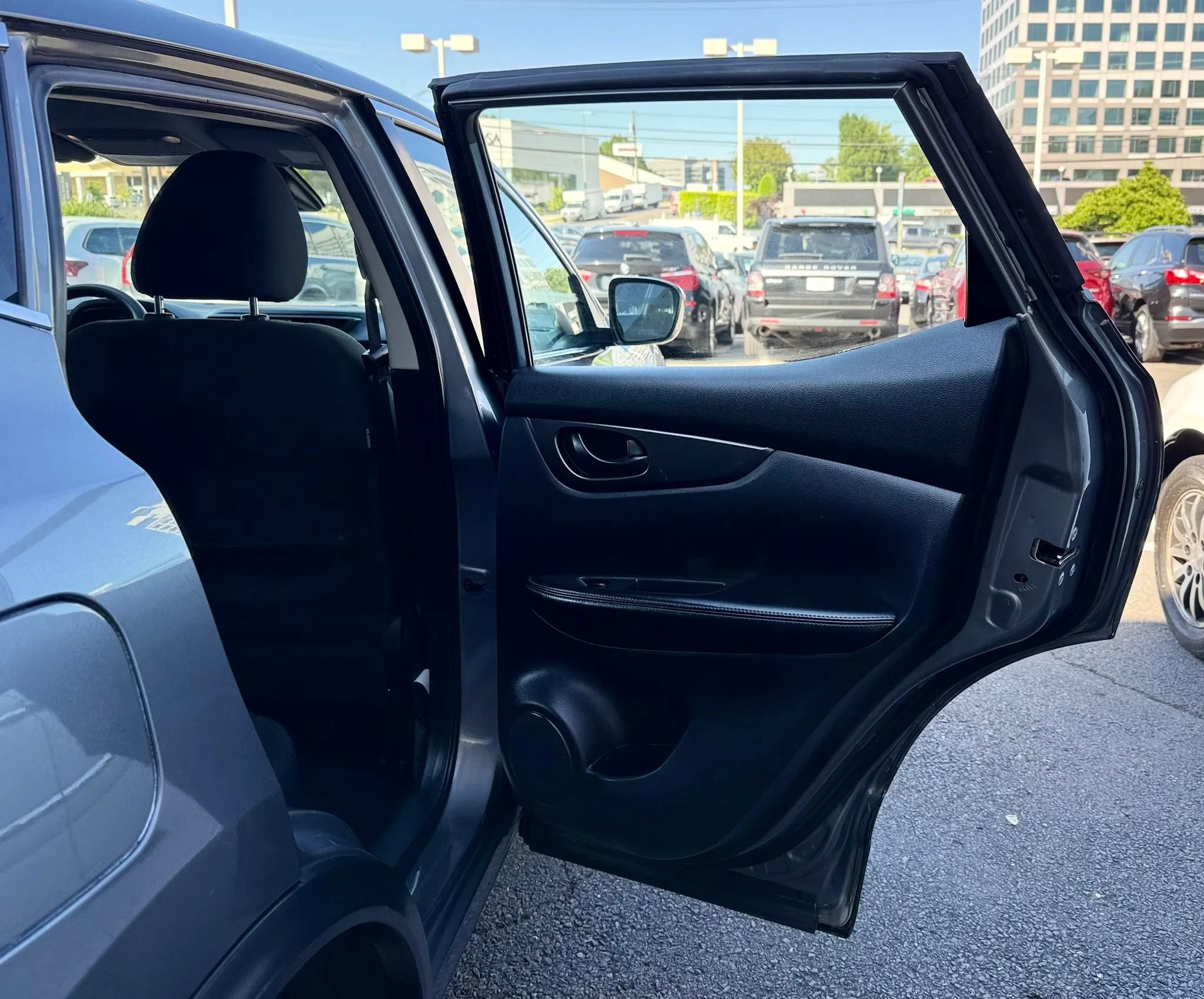 Used 2021 Nissan Rogue Sport S AWD/4WD image 27