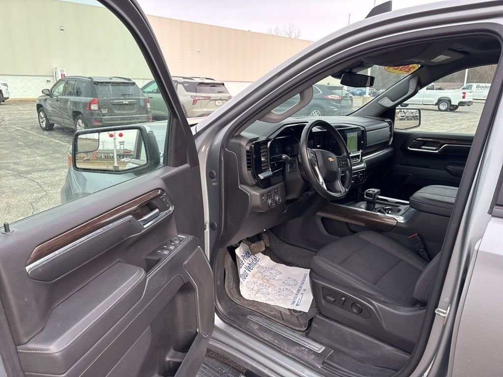 Used 2024 Chevrolet Silverado 1500 LT w/ Protection Package image 27