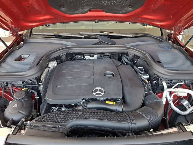 Used 2021 Mercedes-Benz GLC 300 4MATIC image 32
