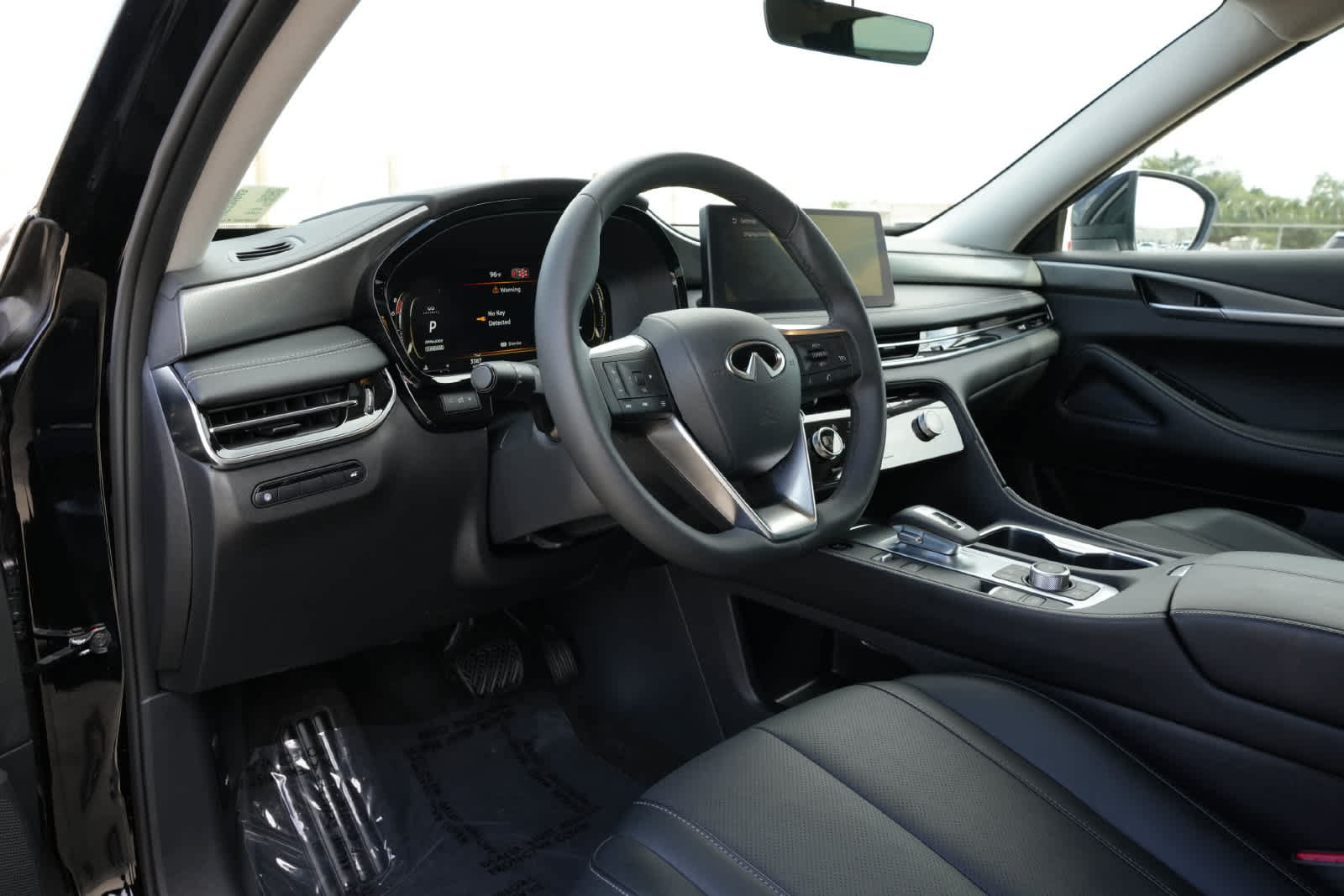 Certified 2027 INFINITI QX60 Pure w/ Cargo Package FWD image 15