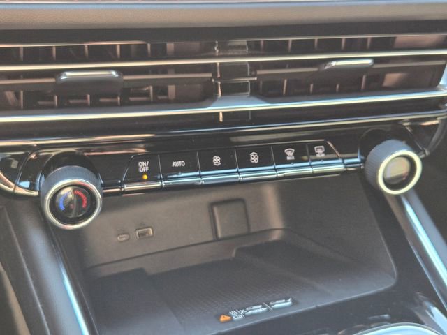 Used 2024 Chevrolet Traverse Z71 w/ Enhanced Driving Package image 24