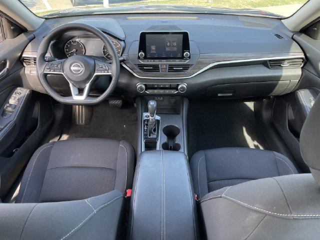 Used 2025 Nissan Altima 2.5 SV FWD image 9