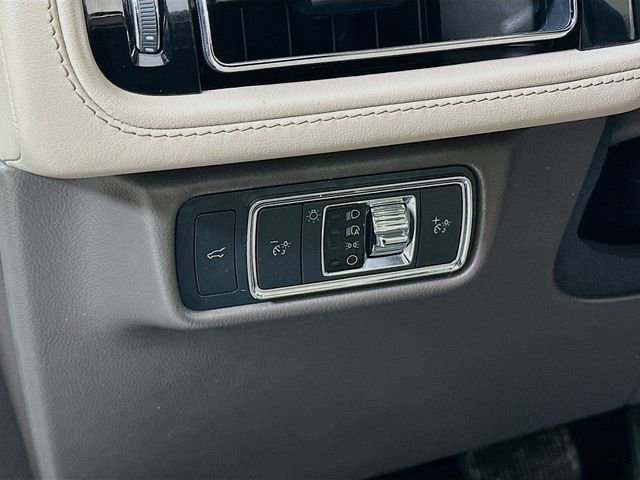 Used 2022 Lincoln Aviator AWD w/ Premium Package image 11