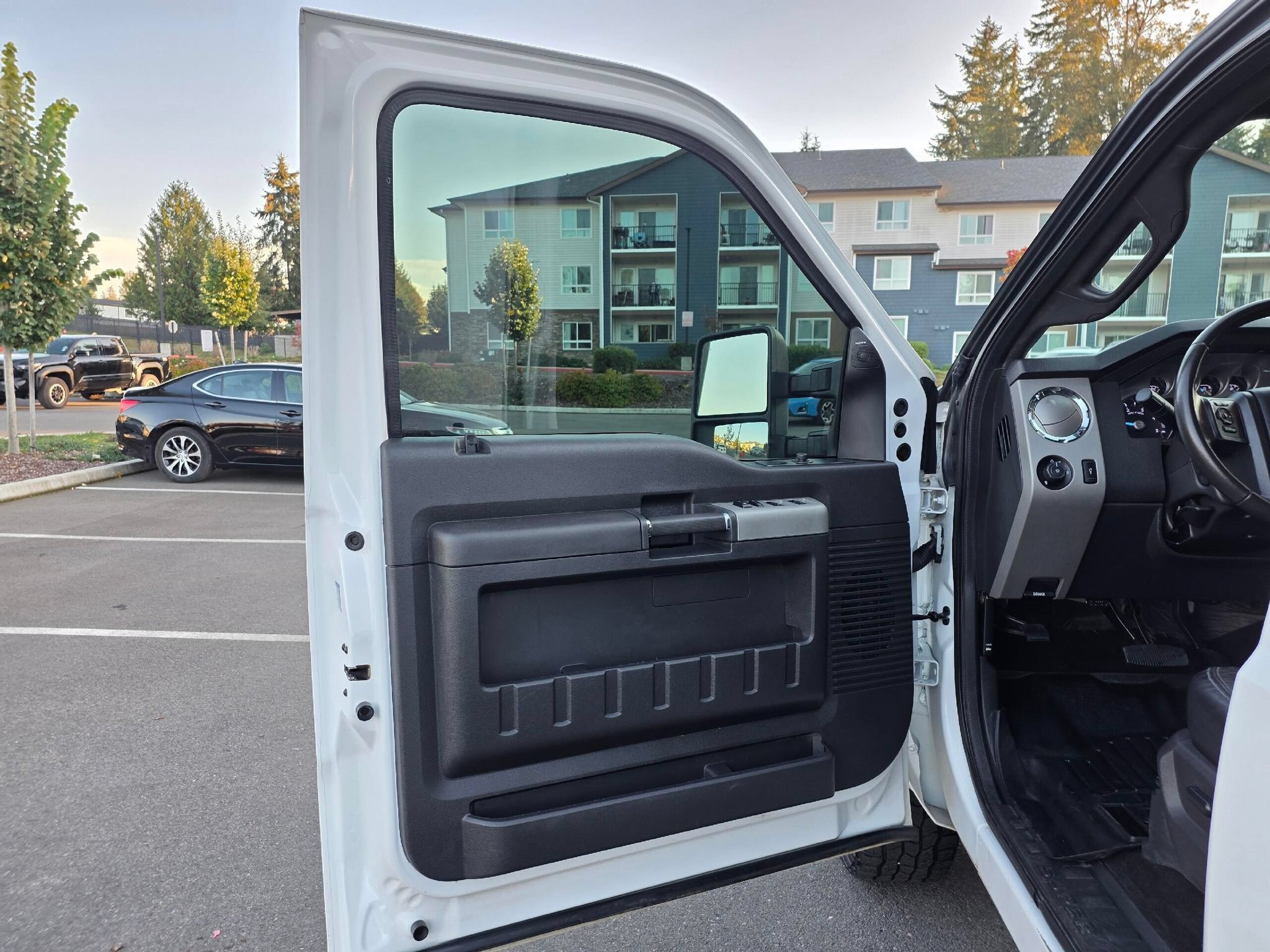 Used 2016 Ford F250 Lariat AWD/4WD image 22