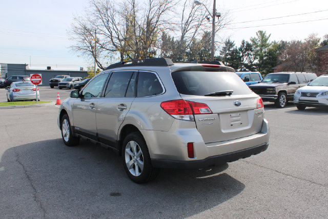 Used 2014 Subaru Outback 2.5i Limited AWD/4WD image 34