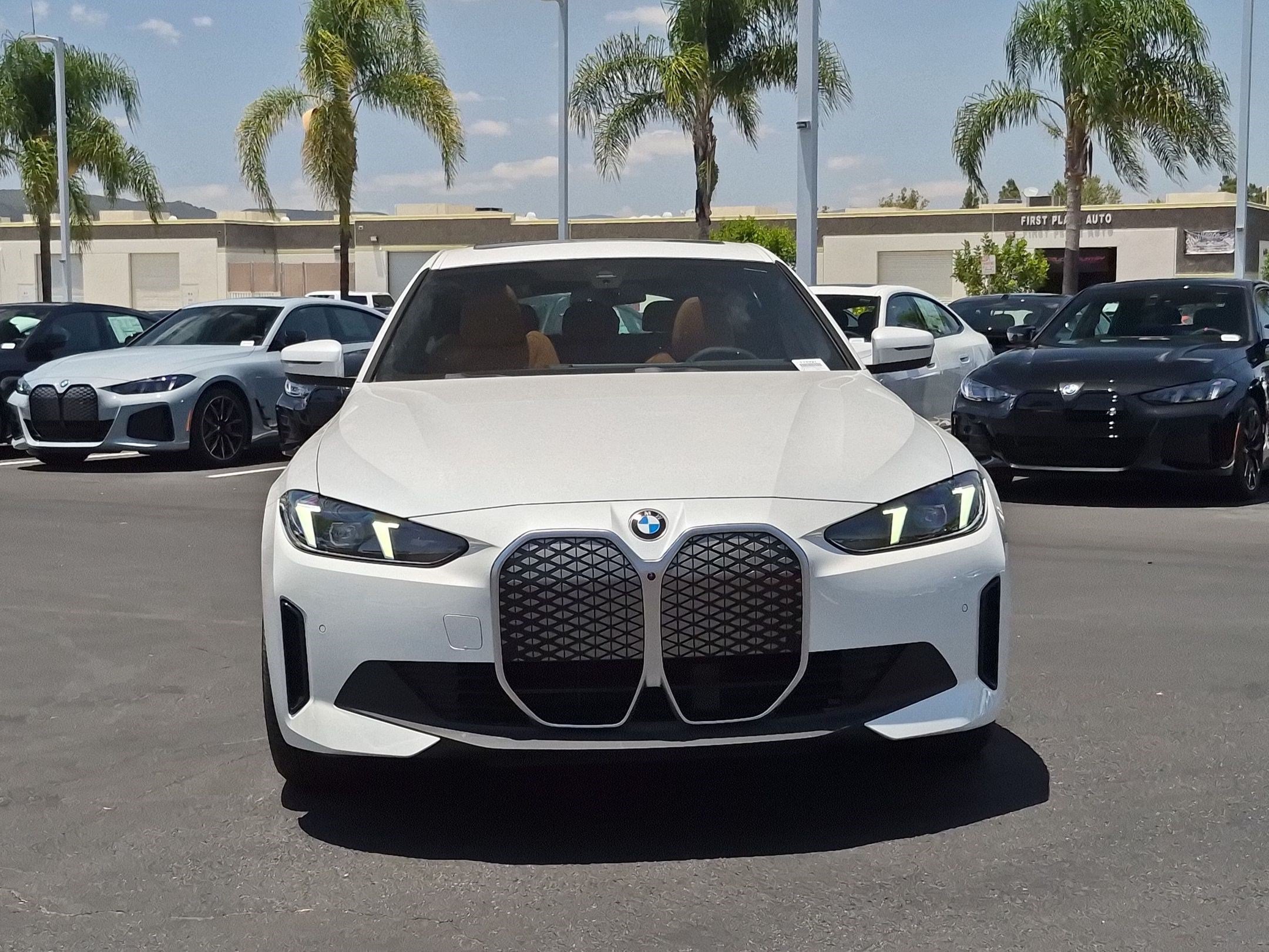 New 2026 BMW i4 eDrive40 w/ Parking Assistance Package RWD image 3