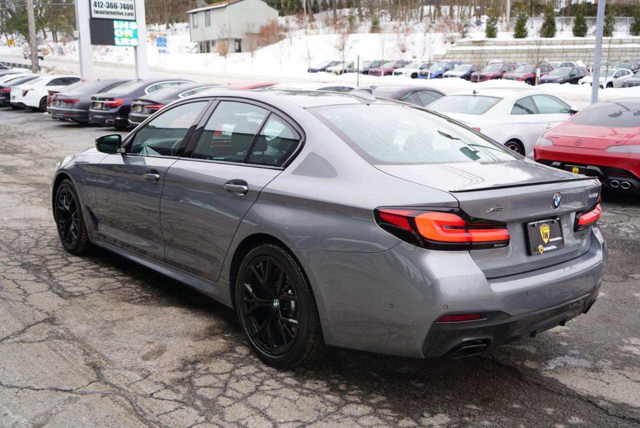 Used 2023 BMW 540i xDrive w/ M Sport Package image 9