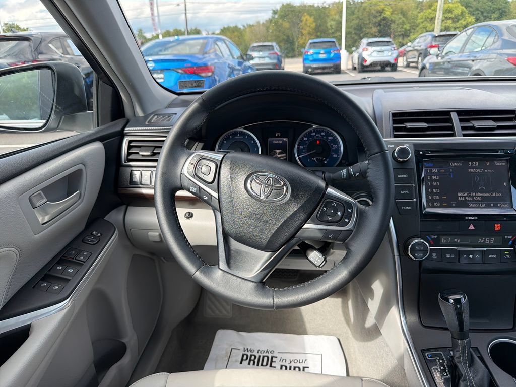 Used 2016 Toyota Camry XLE w/ Moonroof Package FWD image 19