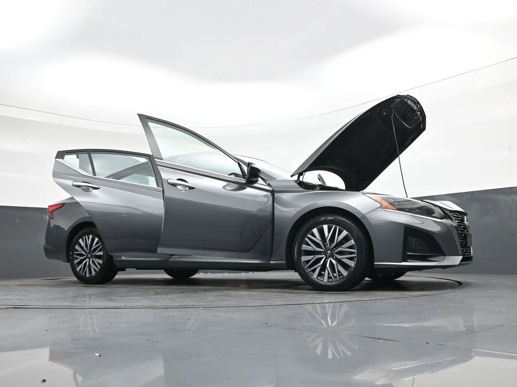 Used 2024 Nissan Altima 2.5 SV image 45