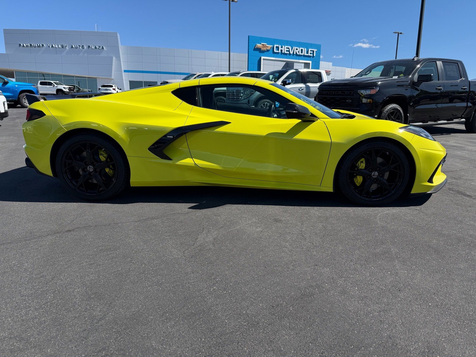 Used 2022 Chevrolet Corvette Stingray Coupe w/ 1LT image 2