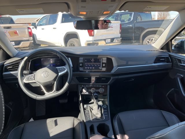 Used 2022 Volkswagen Jetta SE FWD image 12