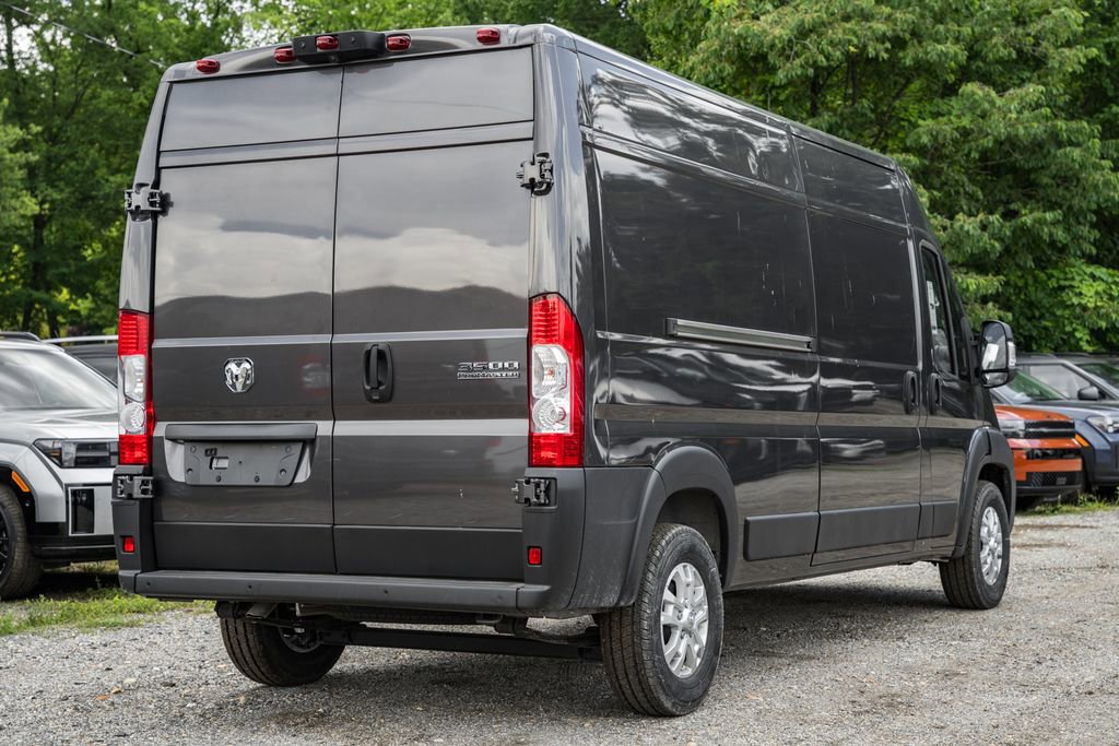 New 2025 RAM ProMaster 3500 w/ Quick Order Package 22G SLT image 4