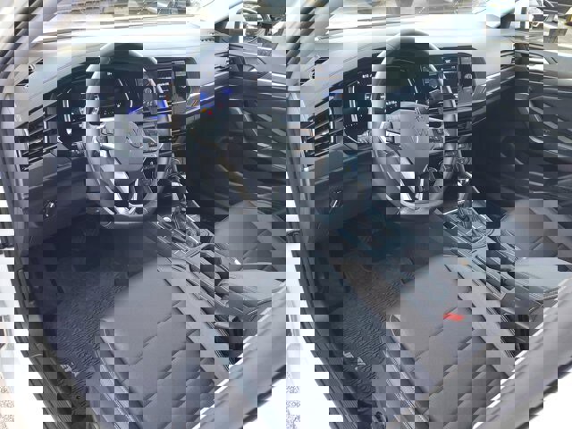 Used 2023 Volkswagen Jetta SE w/ Panoramic Sunroof Package image 19