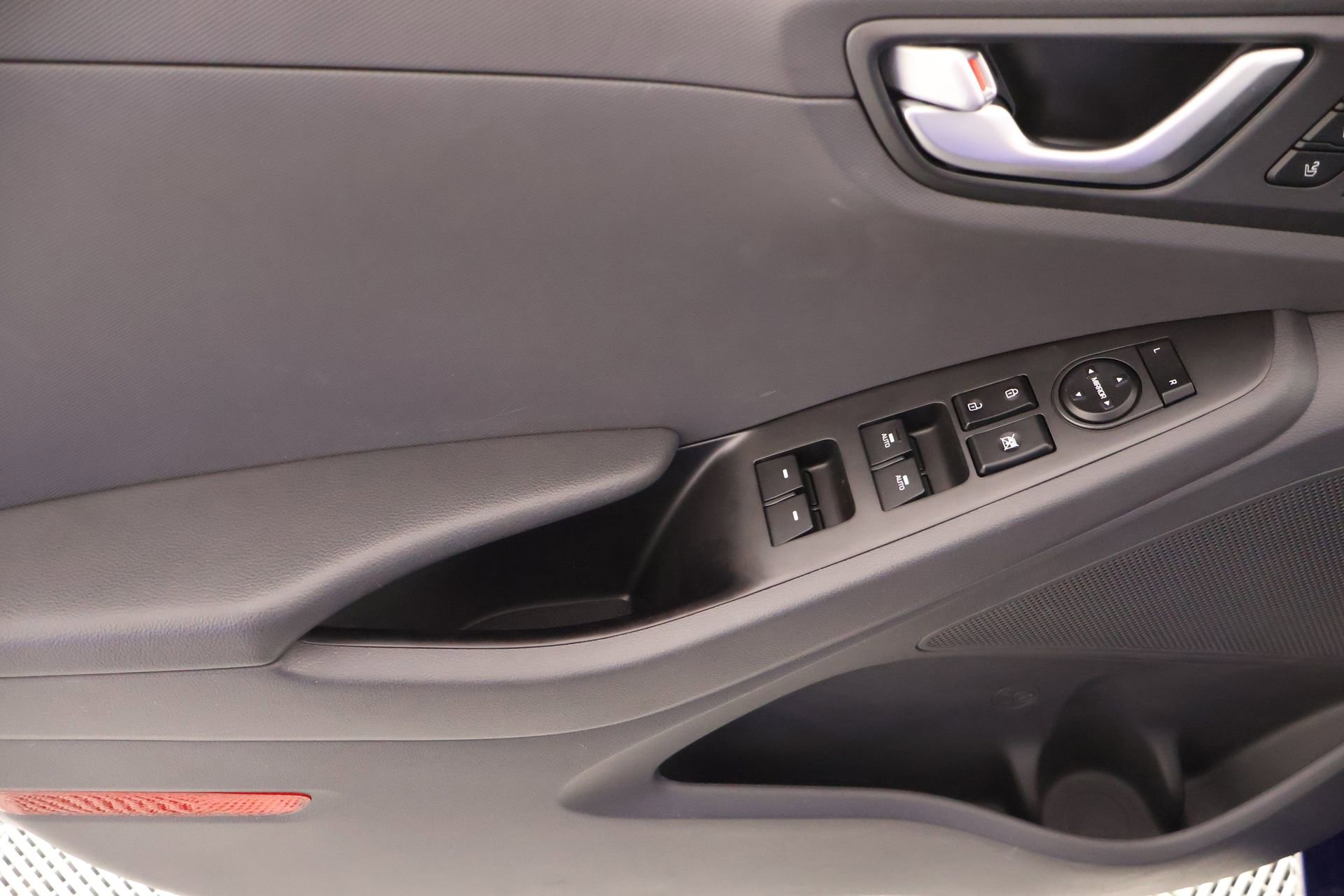 Used 2019 Hyundai Ioniq Limited w/ Ultimate Package 02 image 17