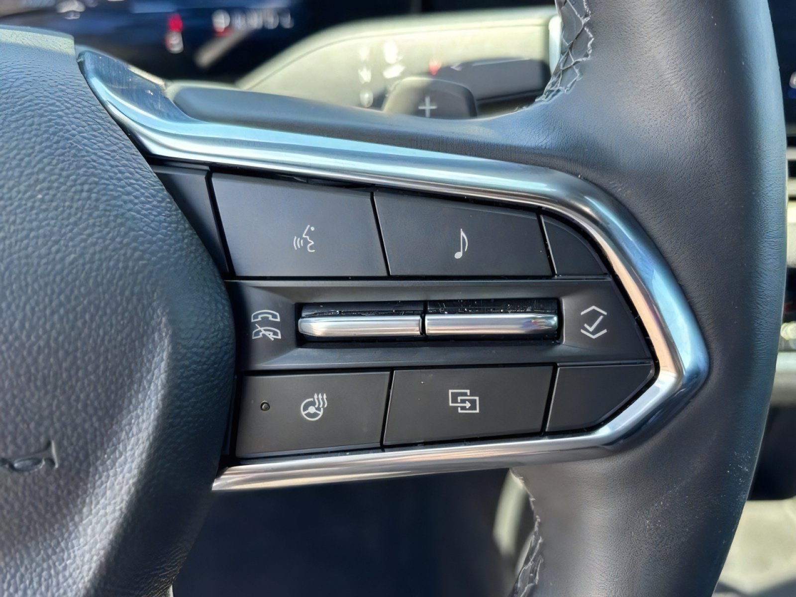Used 2026 Chevrolet Equinox LT AWD/4WD image 23
