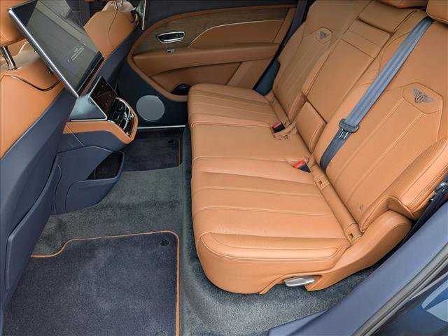 Used 2023 Bentley Bentayga Extended Wheelbase image 16
