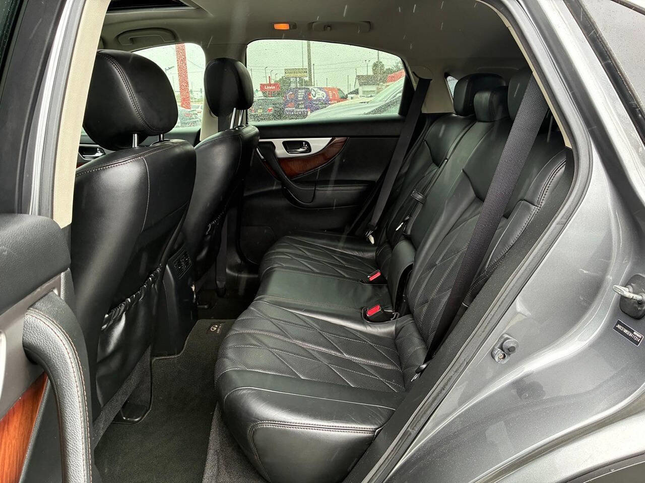 Used 2014 INFINITI QX70 Base AWD 4dr SUV (3.7L V6) w/ Premium Package image 9