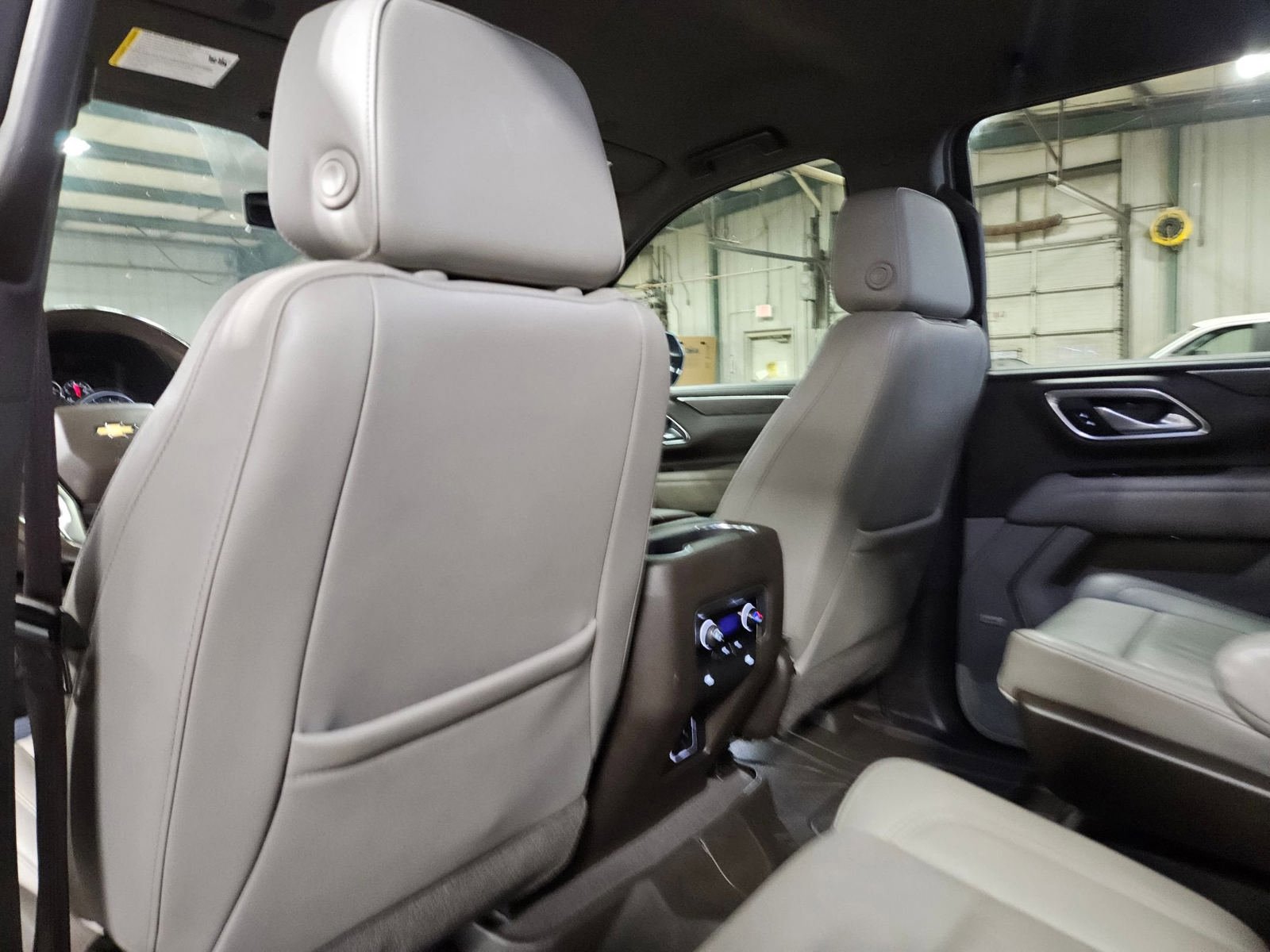 Used 2021 Chevrolet Suburban LT RWD image 23