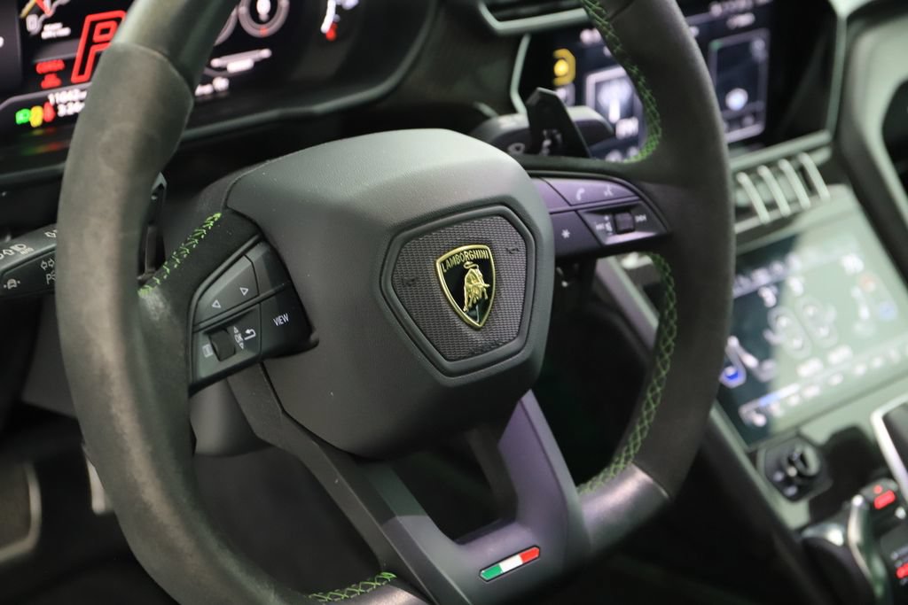 Used 2023 Lamborghini Urus Performante AWD/4WD image 16
