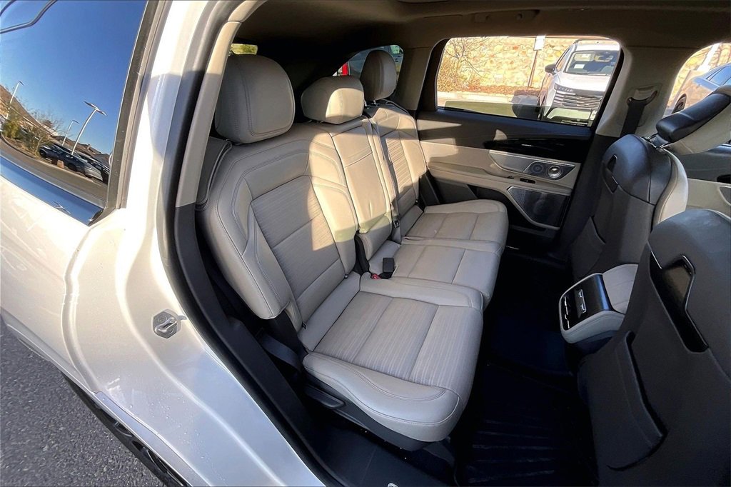 Used 2024 Lincoln Nautilus Reserve w/ Equipment Group 203A image 25