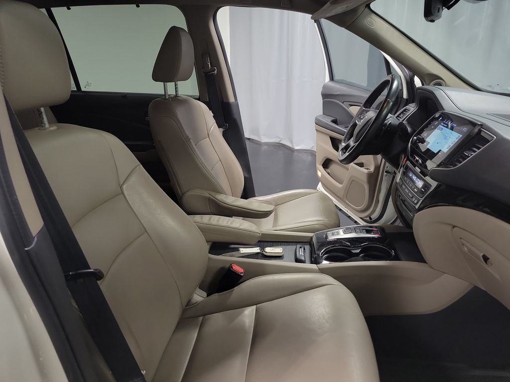 Used 2019 Honda Pilot Touring image 32